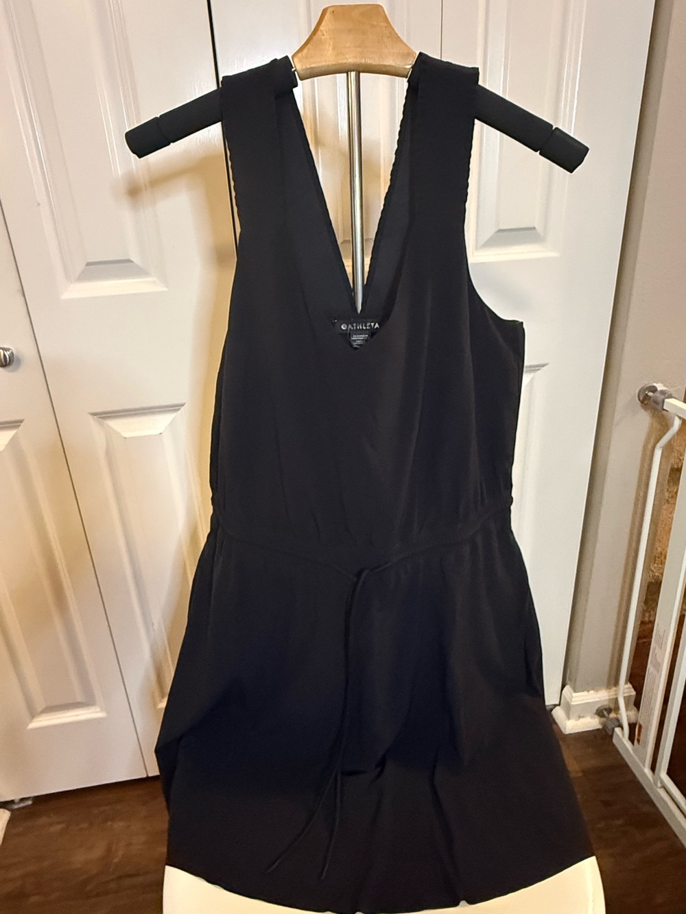 Athleta Black Sleeveless V-Neck Drawstring-Waist Dress Medium NWOT
